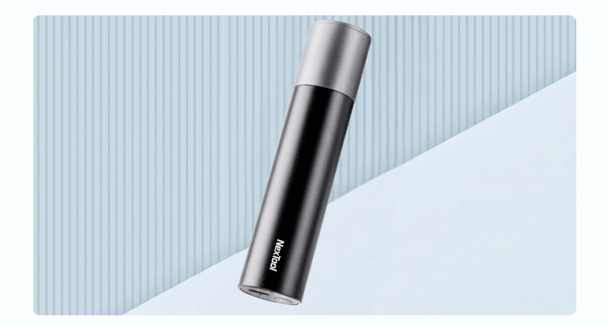 Natto Minimalist Zoom Flashlight